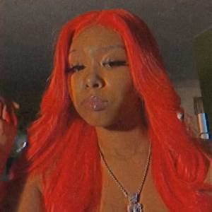 Meet your Posher, Leanna